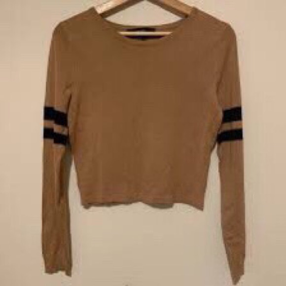 tan striped long sleeve crop top - Picture 4 of 4